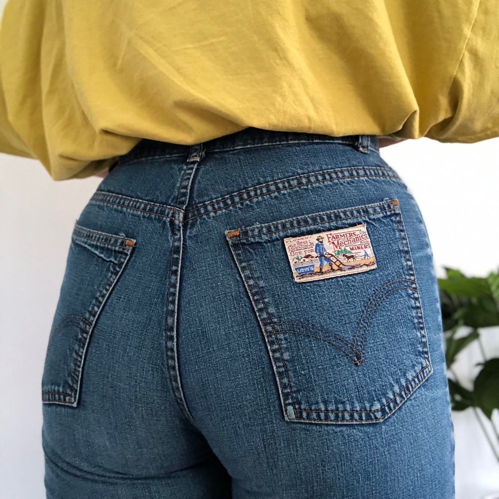 Vintage Straight Leg Levi’s with Patch🧵
